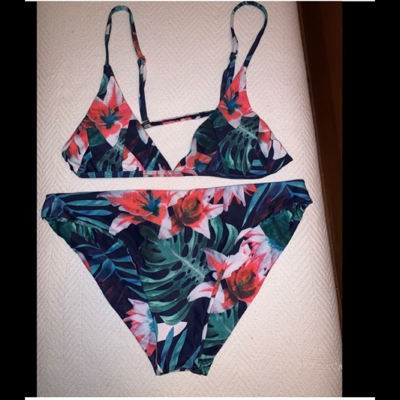 Cupshe Other - Cupshe Tropical 2 Piece, Size Medium (10)
